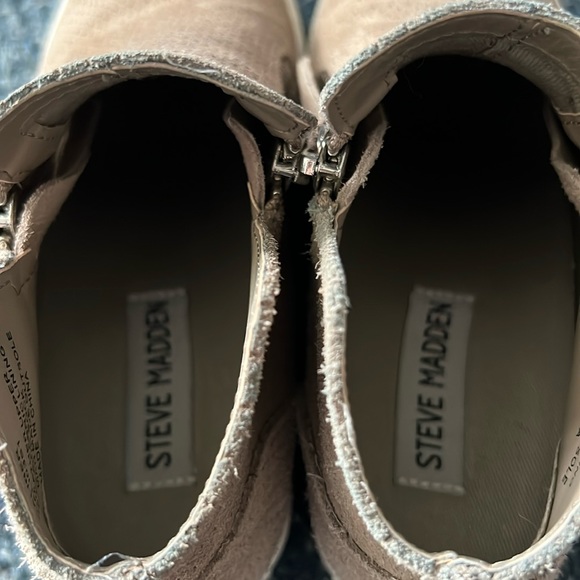 Steve Madden Caliber Sneaker - Picture 5 of 7